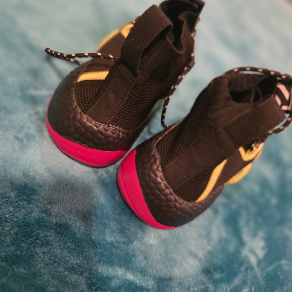 Adidas - Picture 4 of 12